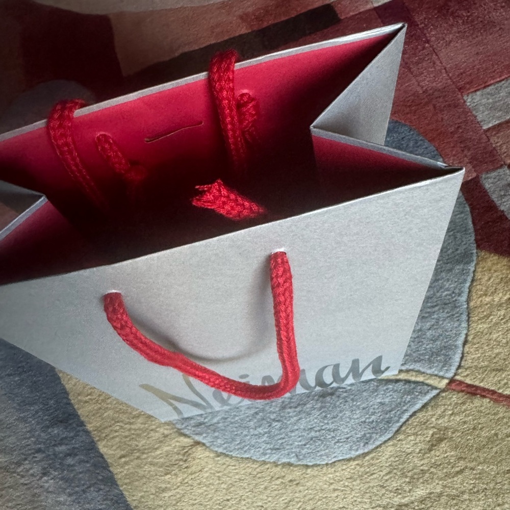 New Neiman Marcus gift bag - Picture 9 of 9